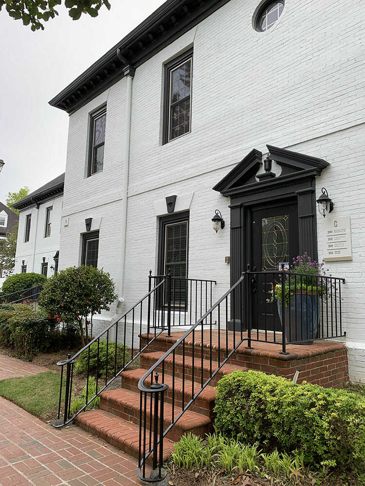 The entry way to the Atlanta offices of Fava Counseling Associates. Come meet Atlanta therapists today.